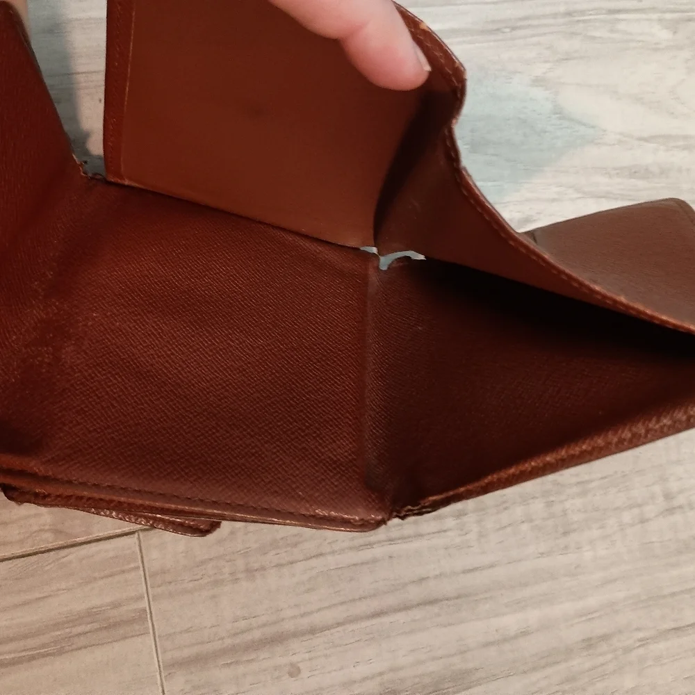 Authentic Louis Vuitton Monogram Elise Wallet